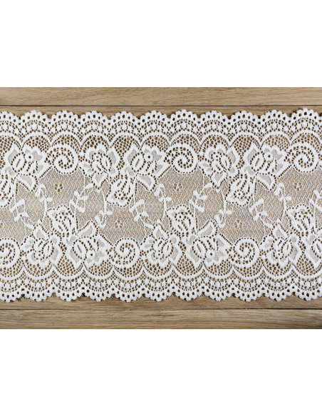 Koronka, złamana biel, 0,15 x 9m (1 szt. / 9 mb.)