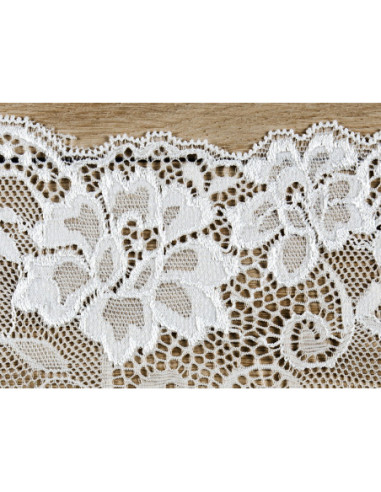 Koronka, złamana biel, 0,18 x 9m (1 szt. / 9 mb.)